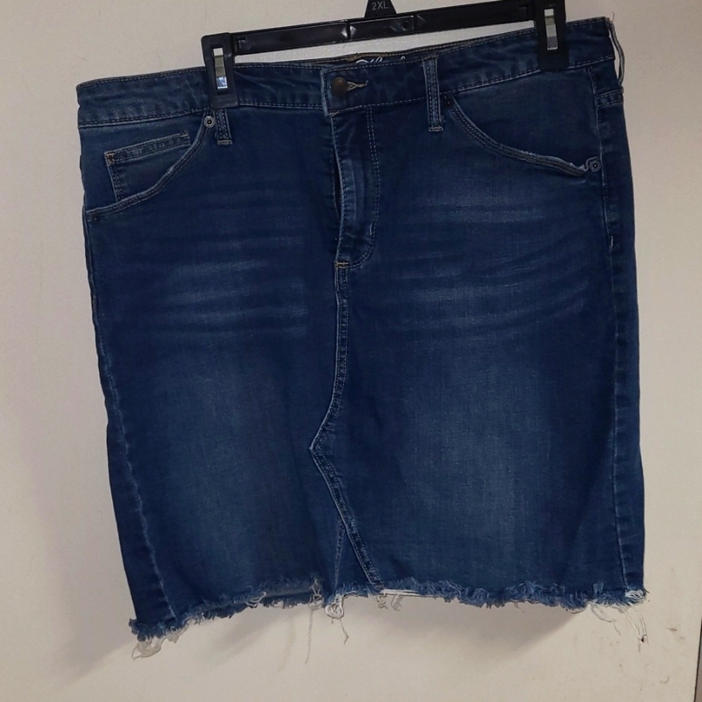 Universal Threads Denim mini skirt